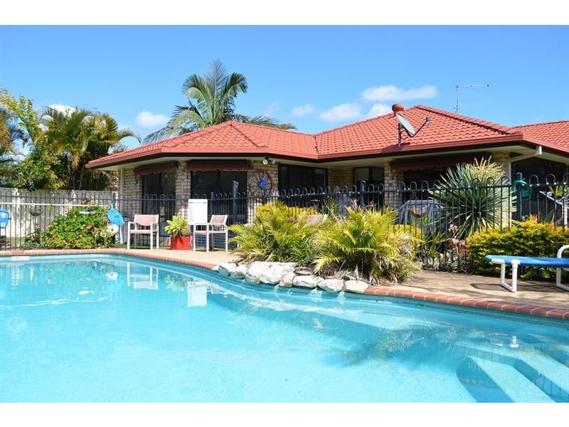 30 Bayview Dr, Yamba NSW 2464