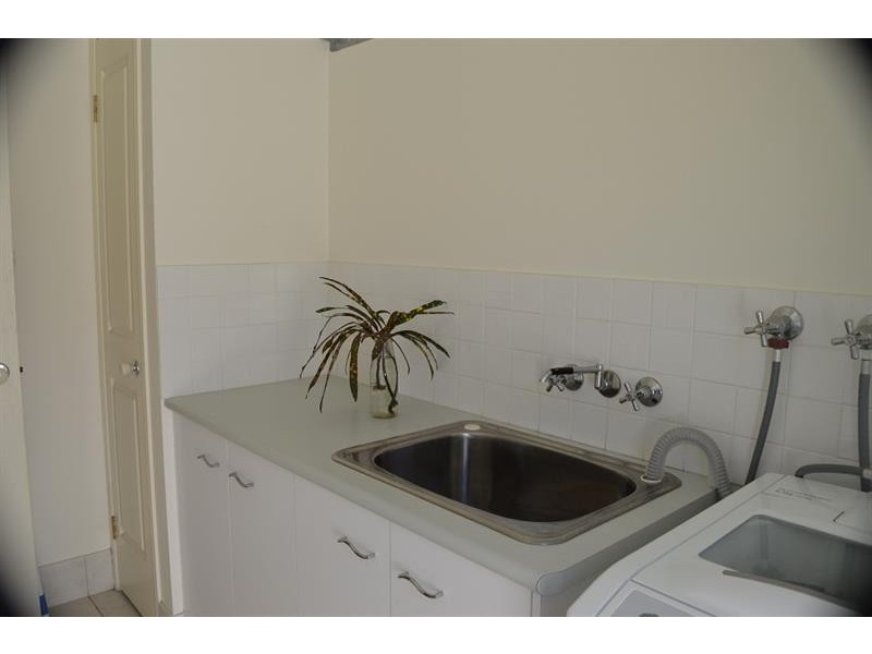 30 Bayview Dr, Yamba NSW 2464