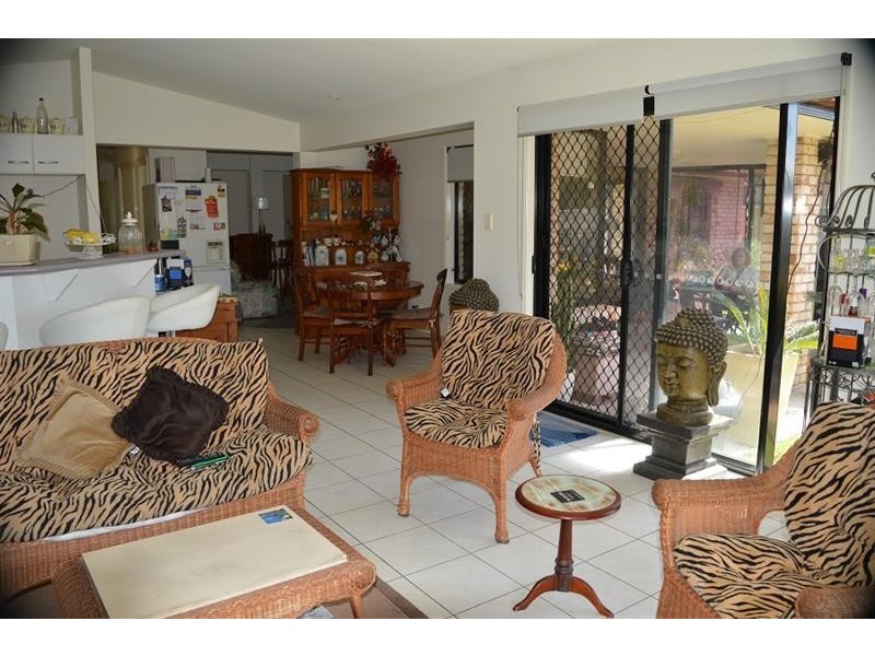 30 Bayview Dr, Yamba NSW 2464