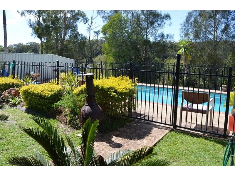 30 Bayview Dr, Yamba NSW 2464