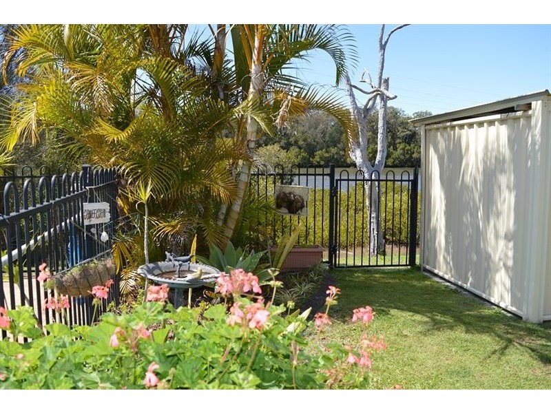 30 Bayview Dr, Yamba NSW 2464