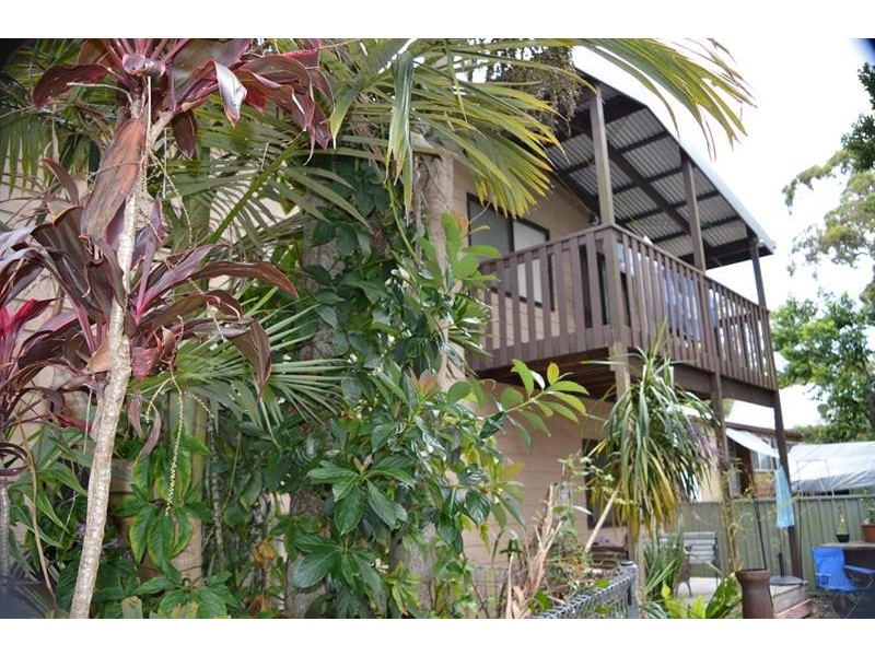 30 Young St, Wooloweyah NSW 2464