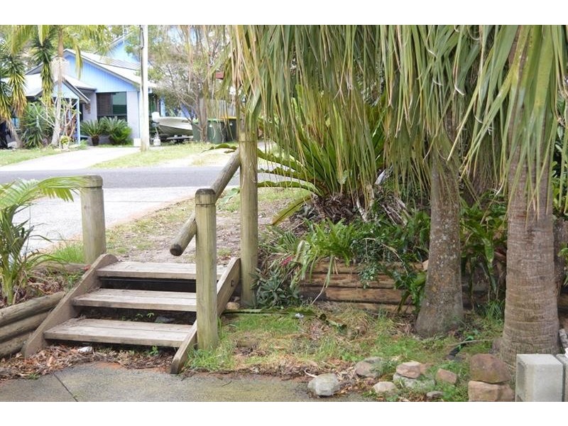 30 Young St, Wooloweyah NSW 2464