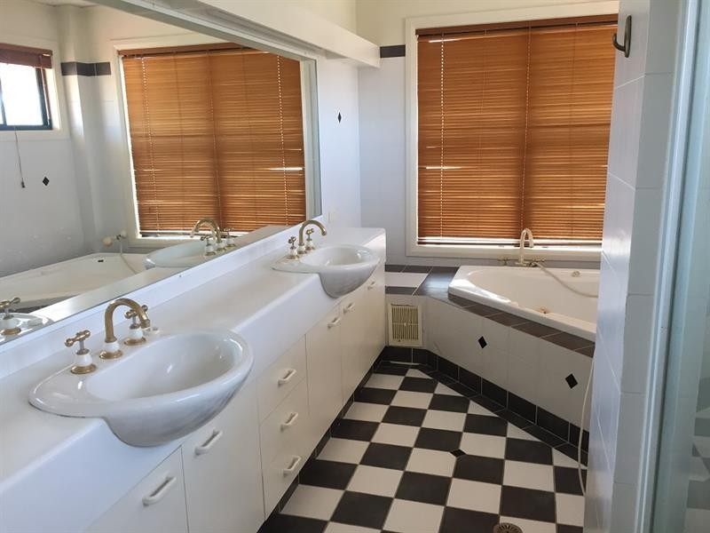 54 Palm Tce, Yamba NSW 2464