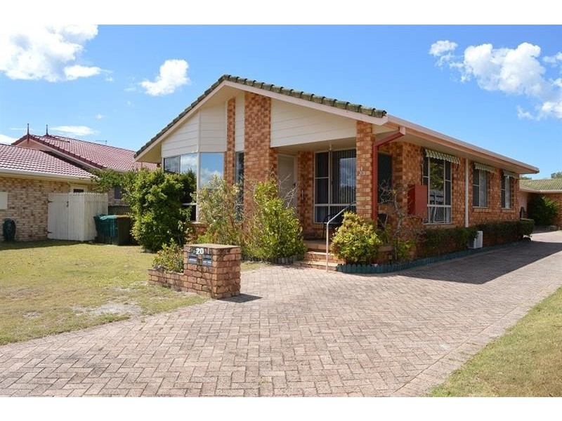 1/20 Melaleuca Dr, Yamba NSW 2464