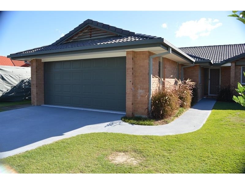 5 Newport Island Cct, Yamba NSW 2464