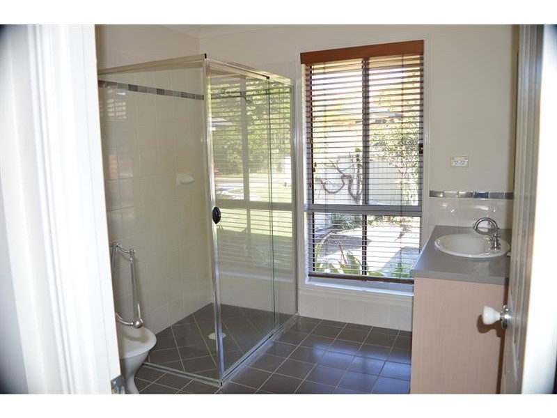 5 Newport Island Cct, Yamba NSW 2464