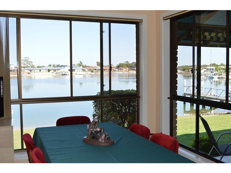 29 Melaleuca Dr, Yamba NSW 2464