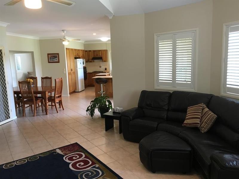 4 The Link -, Yamba NSW 2464