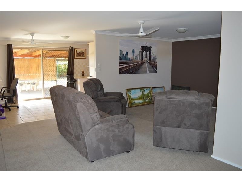 4 Osprey Dr, Yamba NSW 2464