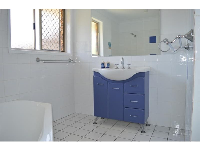 4 Osprey Dr, Yamba NSW 2464