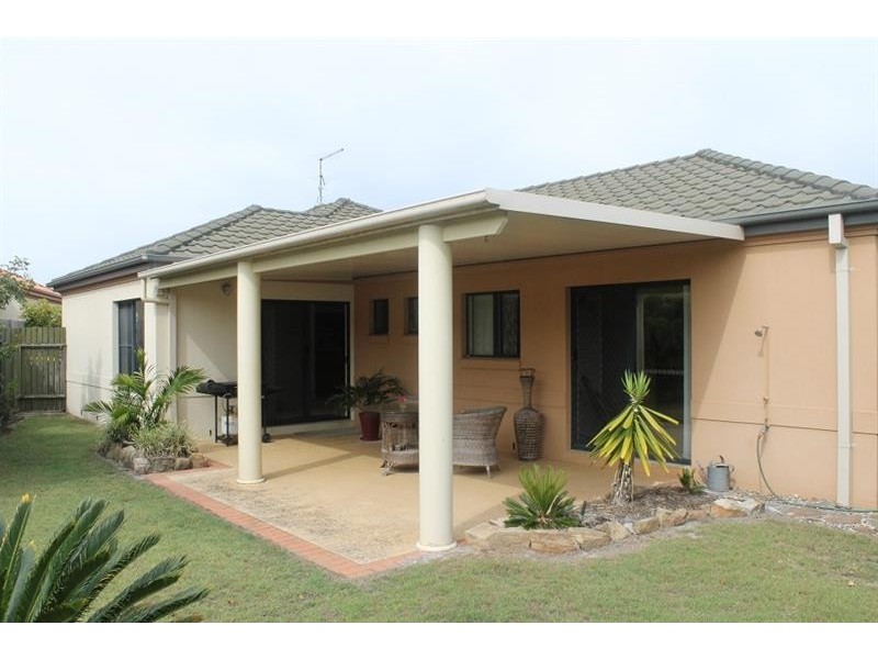32 Oceania Ct, Yamba NSW 2464