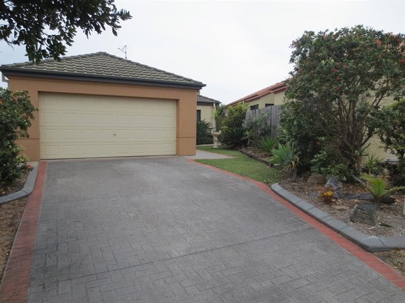 32 Oceania Ct, Yamba NSW 2464