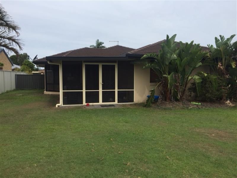 3 Palm Tce, Yamba NSW 2464