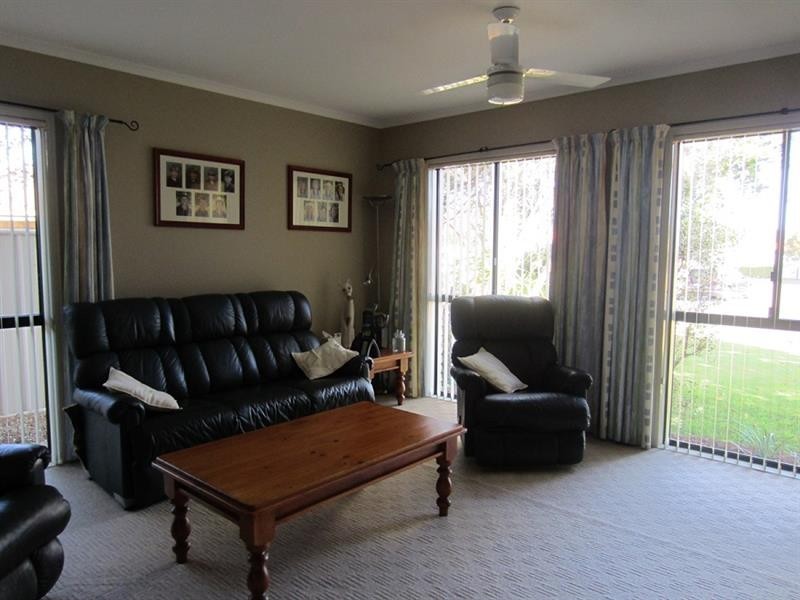 6 Arakoon Ct, Yamba NSW 2464