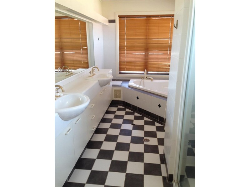 54 Palm Tce, Yamba NSW 2464