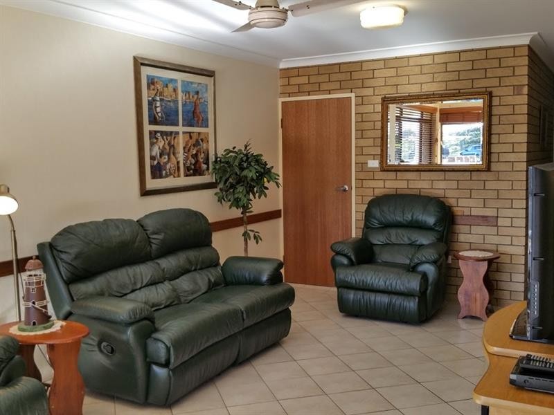 1/3 Queen St, Yamba NSW 2464