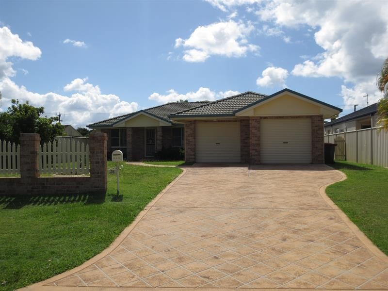 38 Harold Tory Dr, Yamba NSW 2464