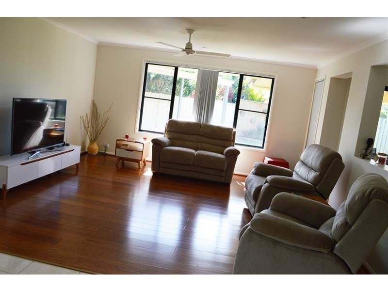 6 Investigators Pl, Yamba NSW 2464