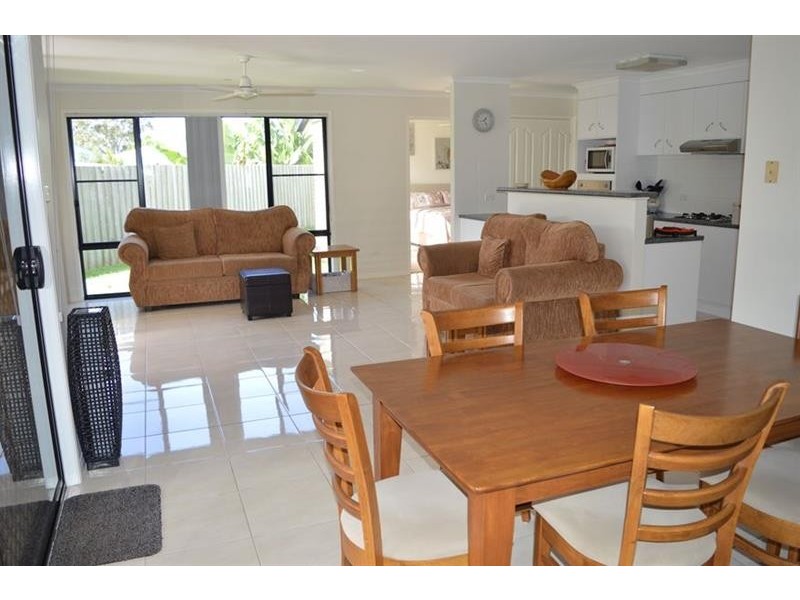 6 Investigators Pl, Yamba NSW 2464