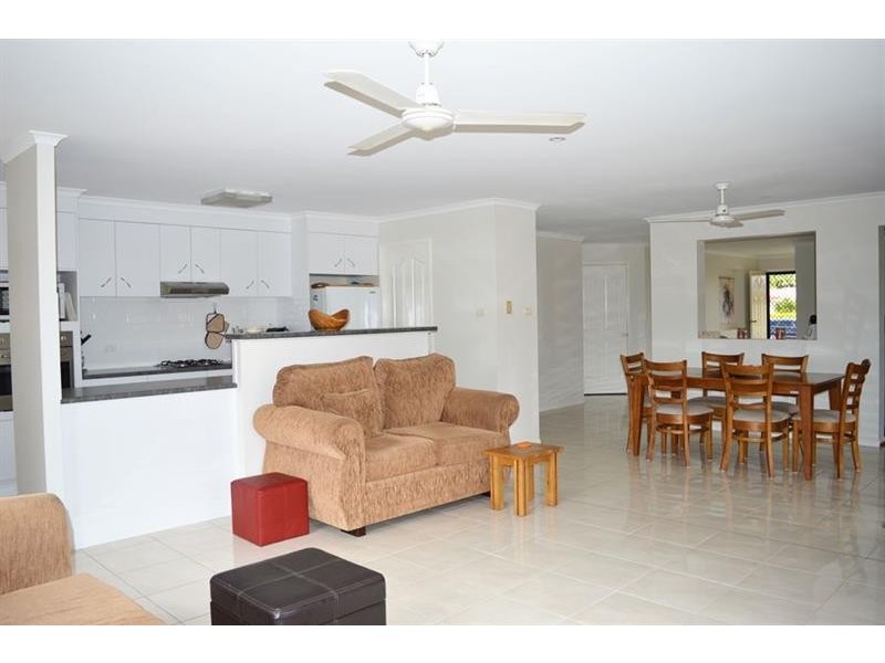 6 Investigators Pl, Yamba NSW 2464