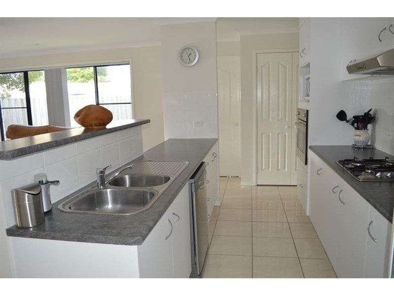 6 Investigators Pl, Yamba NSW 2464
