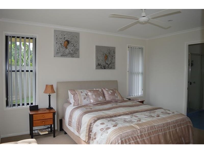 6 Investigators Pl, Yamba NSW 2464