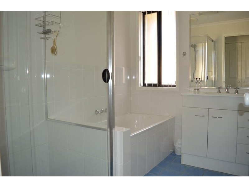 6 Investigators Pl, Yamba NSW 2464