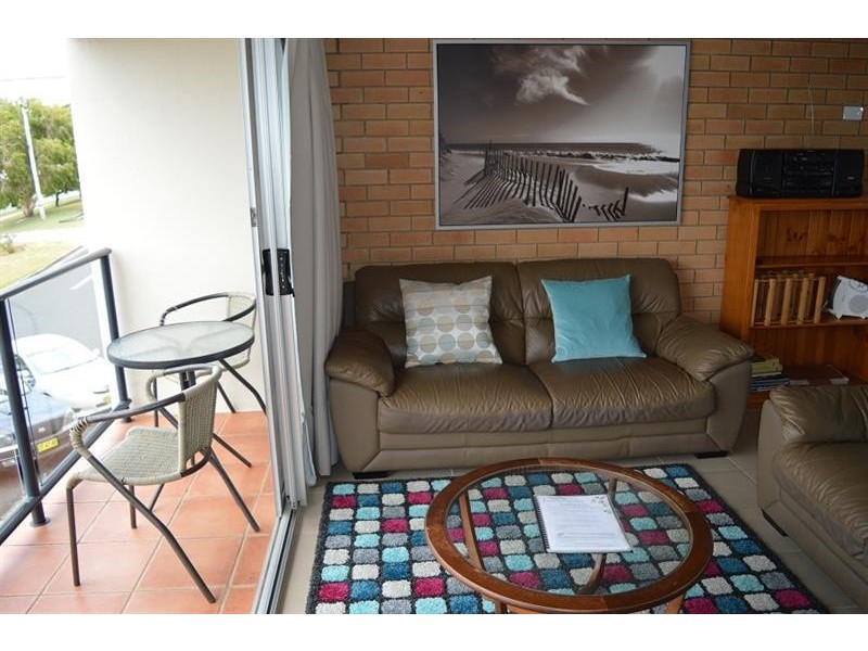 6/12 Clarence St, Yamba NSW 2464