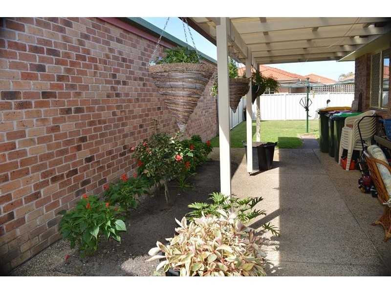 33 Lady Nelson Pl, Yamba NSW 2464