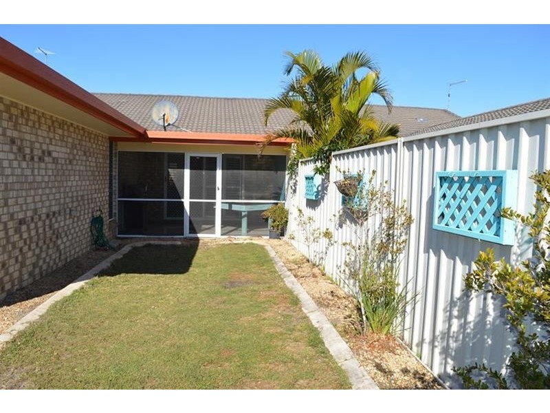 1/65 Osprey Dr, Yamba NSW 2464