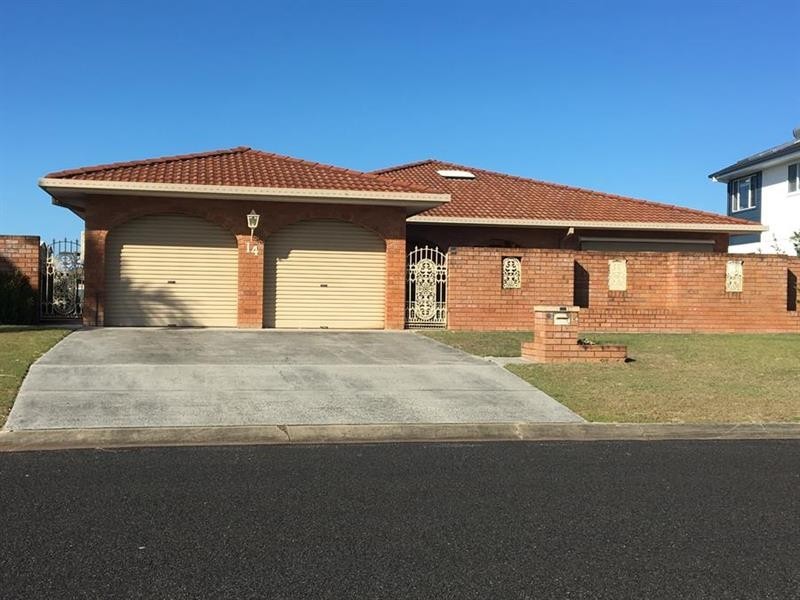 14 Acacia Cct, Yamba NSW 2464