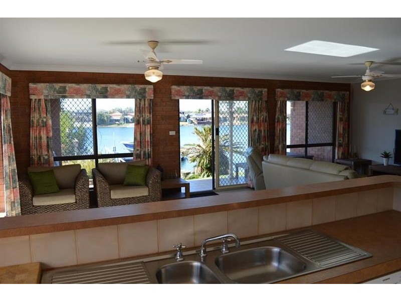 14 Acacia Cct, Yamba NSW 2464