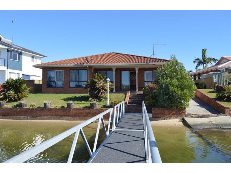 14 Acacia Cct, Yamba NSW 2464