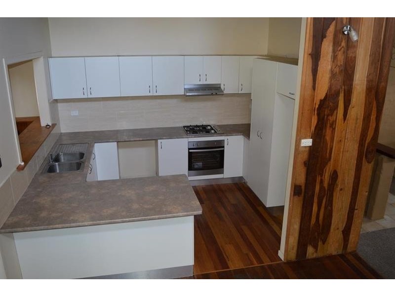 30 Young St, Wooloweyah NSW 2464