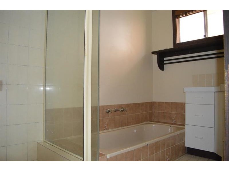 30 Young St, Wooloweyah NSW 2464