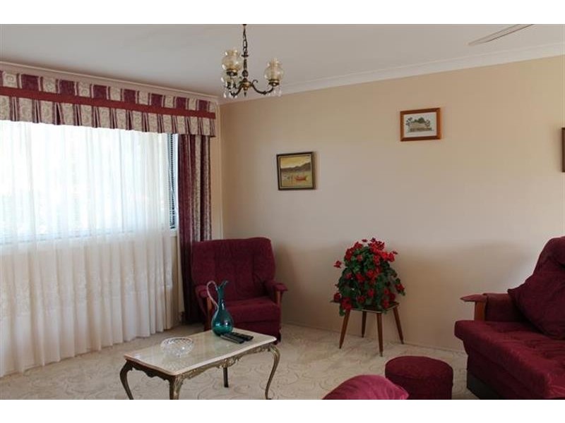 36 Coonawarra Ct, Yamba NSW 2464