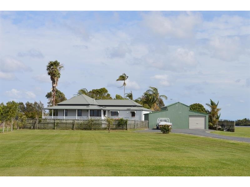 114 River Rd, Palmers Island NSW 2463