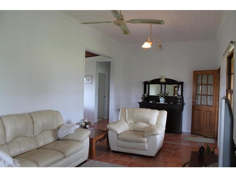 114 River Rd, Palmers Island NSW 2463