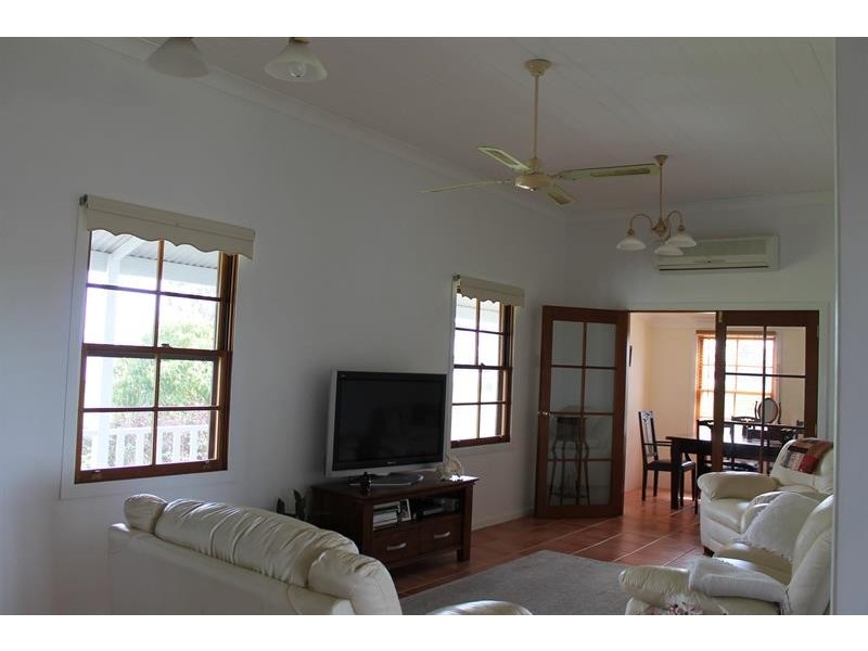 114 River Rd, Palmers Island NSW 2463