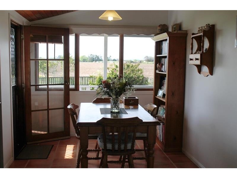 114 River Rd, Palmers Island NSW 2463