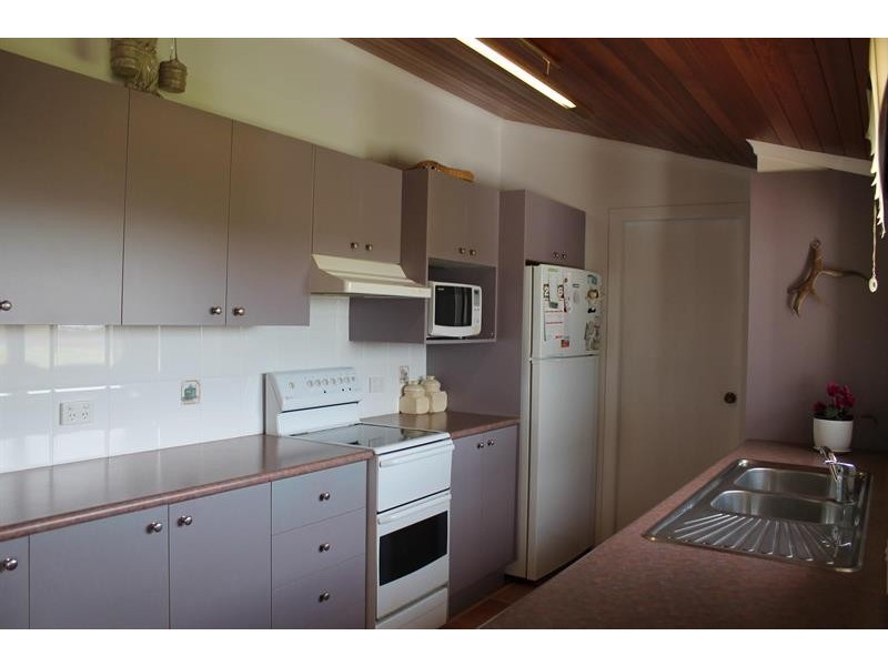 114 River Rd, Palmers Island NSW 2463