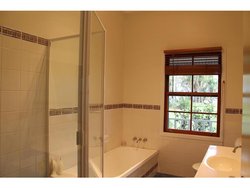 114 River Rd, Palmers Island NSW 2463