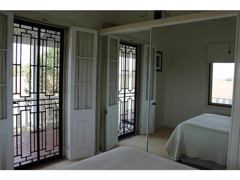 114 River Rd, Palmers Island NSW 2463