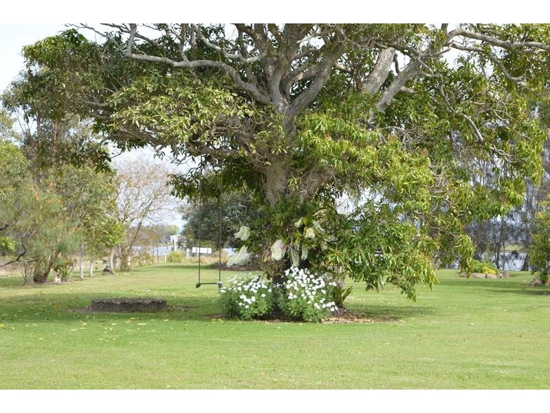 114 River Rd, Palmers Island NSW 2463