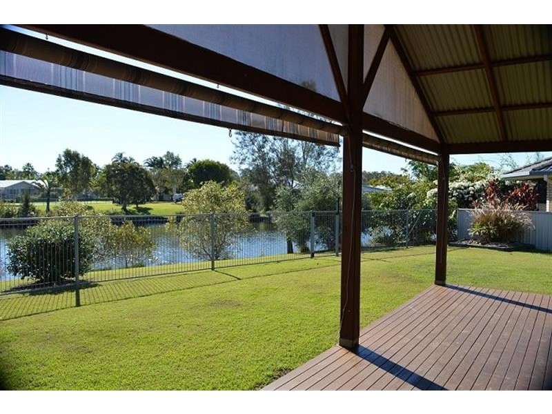 5 Newport Island Cct, Yamba NSW 2464