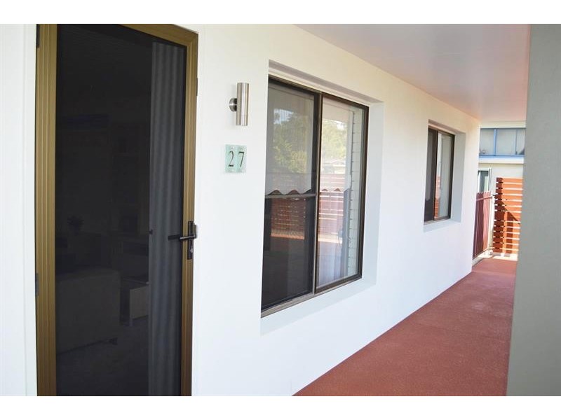 2/27 Loxton Ave, Iluka NSW 2466