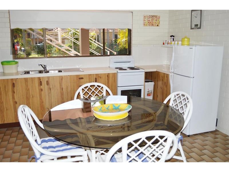 2/27 Loxton Ave, Iluka NSW 2466
