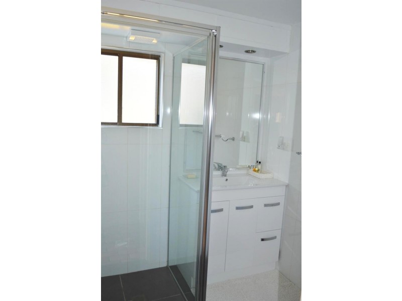 2/27 Loxton Ave, Iluka NSW 2466