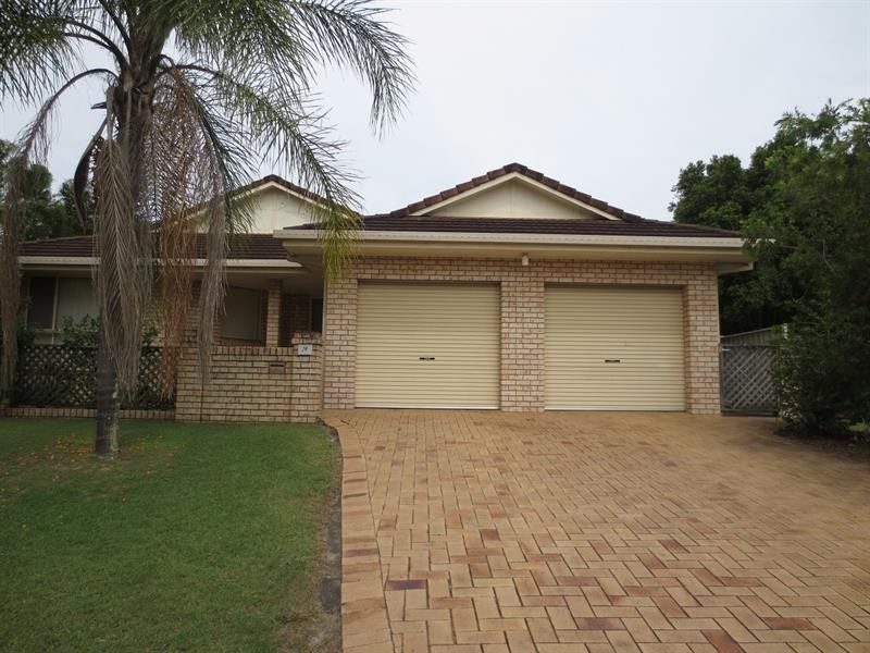 26 Treelands Dr, Yamba NSW 2464